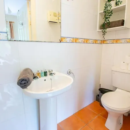 Сasa de vacaciones 103 - The Townhouse At Gort Na Coiribe By Shortstays *