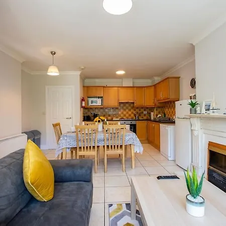 103 - The Townhouse At Gort Na Coiribe By Shortstays Сasa de vacaciones *