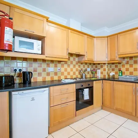 Сasa de vacaciones 103 - The Townhouse At Gort Na Coiribe By Shortstays *