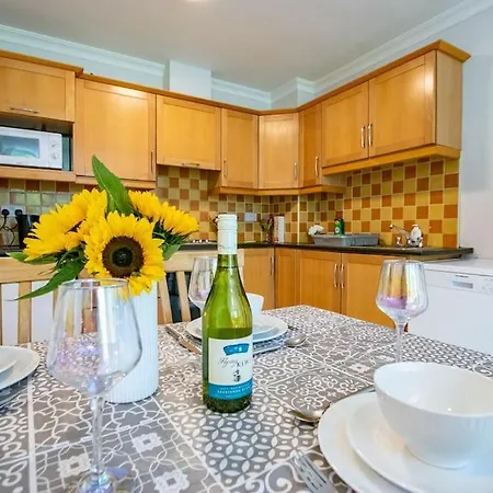 103 - The Townhouse At Gort Na Coiribe By Shortstays - Sleeps 6 * Galway