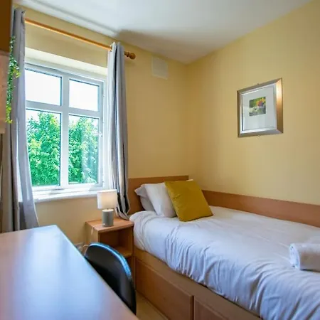 103 - The Townhouse At Gort Na Coiribe By Shortstays - Sleeps 6 * Galway