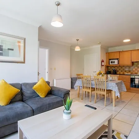 103 - The Townhouse At Gort Na Coiribe By Shortstays - Sleeps 6 * Galway