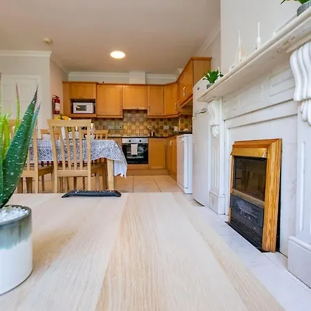 103 - The Townhouse At Gort Na Coiribe By Shortstays 펜션 *
