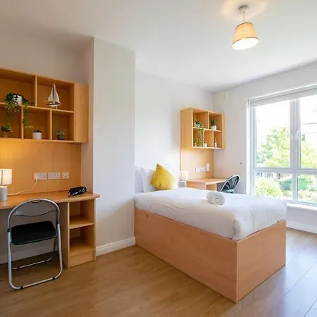 103 - The Townhouse At Gort Na Coiribe By Shortstays - Sleeps 6 Vakantiehuis *