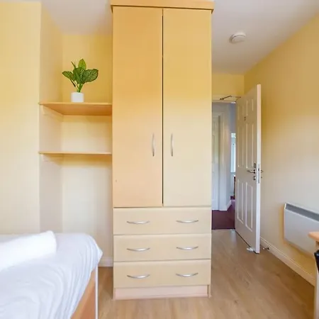 103 - The Townhouse At Gort Na Coiribe By Shortstays - Sleeps 6 Vakantiehuis