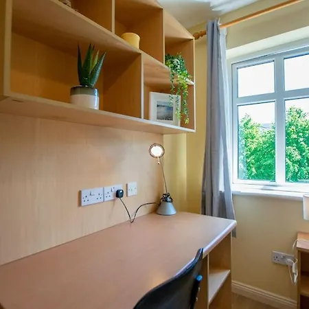 103 - The Townhouse At Gort Na Coiribe By Shortstays - Sleeps 6 Vakantiehuis Galway