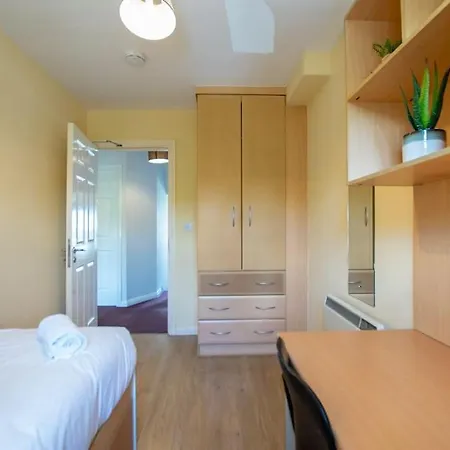 103 - The Townhouse At Gort Na Coiribe By Shortstays - Sleeps 6 Vakantiehuis Galway