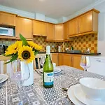 103 - The Townhouse At Gort Na Coiribe By Shortstays - Sleeps 6 * Galway
