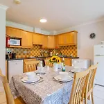 Ferienhaus 103 - The Townhouse At Gort Na Coiribe By Shortstays - Sleeps 6 Galway