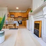 103 - The Townhouse At Gort Na Coiribe By Shortstays - Sleeps 6 Ferienhaus *