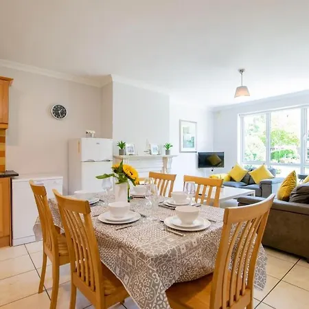 Ferienhaus 103 - The Townhouse At Gort Na Coiribe By Shortstays - Sleeps 6 Galway